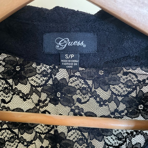 Vintage sheer lace black top, button details, puff sleeve, cinched waist - Picture 3 of 6